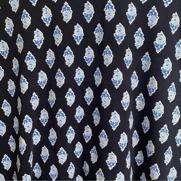 J. Jill Wearever Navy & Blue Floral Blouse - Picture 3 of 4